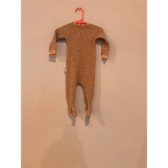 Boutique Baby Onesie - Gender Neutral 6M Soft Cotton Bodysuit - Picture 1 of 4